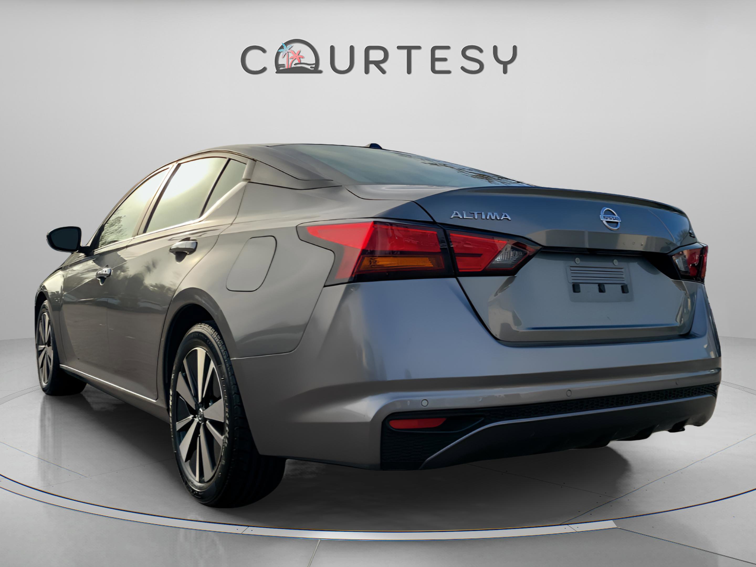 Certified 2022 Nissan Altima 2.5 SV image 5