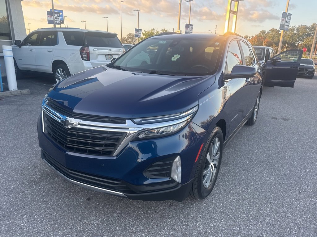 Used 2022 Chevrolet Equinox LT image 2