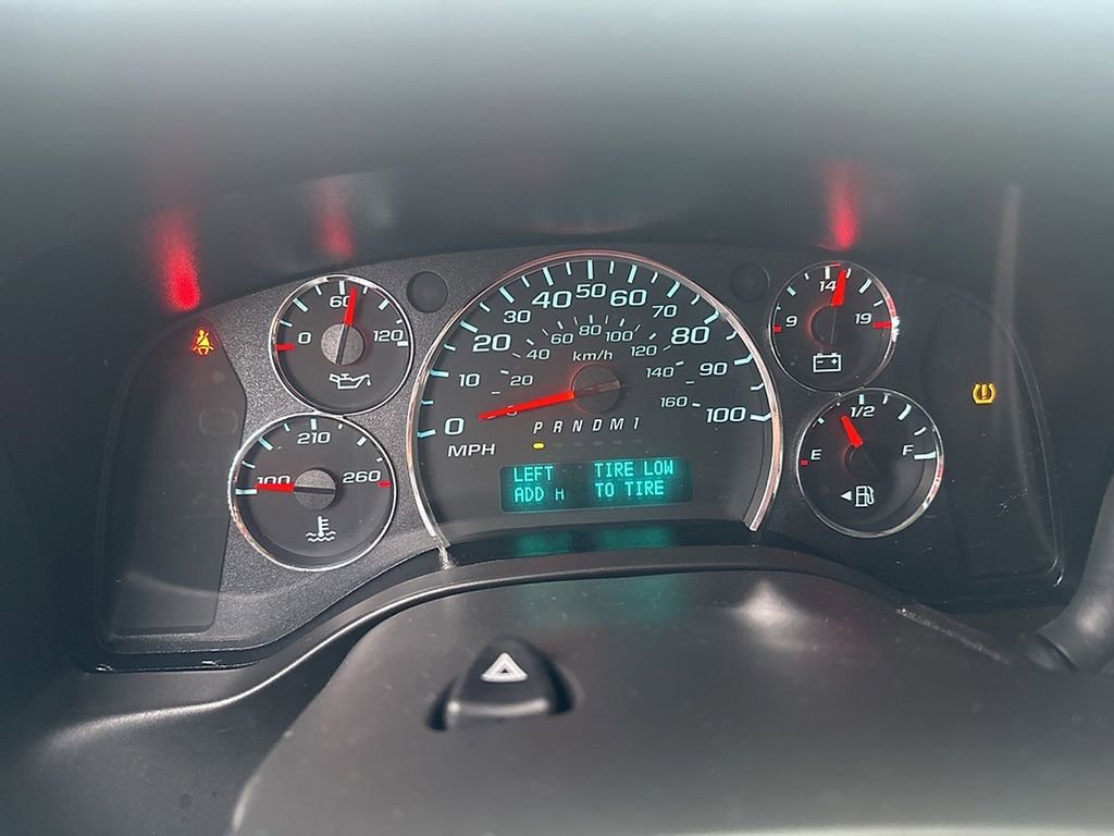 Used 2023 Chevrolet Express 2500 w/ Driver Convenience Package image 28