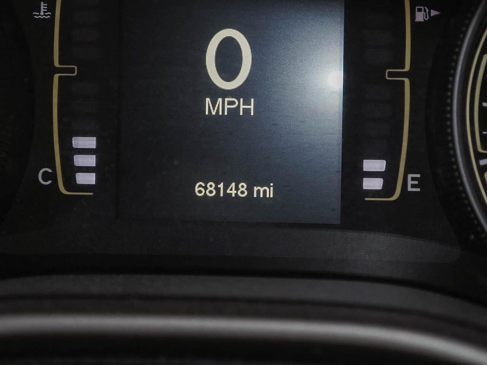 Used 2017 Jeep Cherokee Sport AWD/4WD image 12