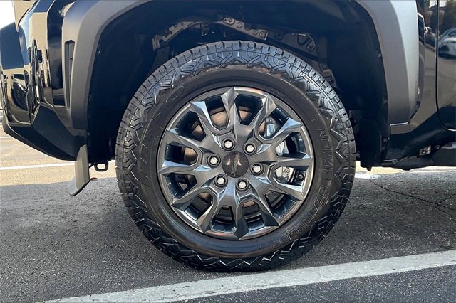 Used 2025 Toyota 4Runner SR5 image 9