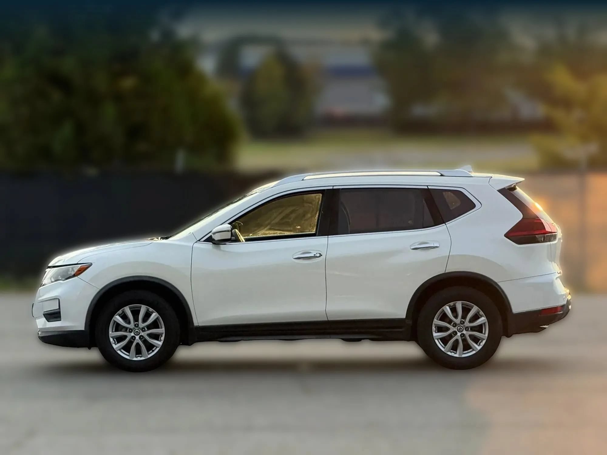 Used 2019 Nissan Rogue SV FWD image 8