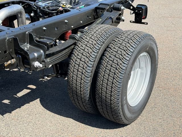 New 2026 Ford F350 4x4 Regular Cab DRW Super Duty image 29