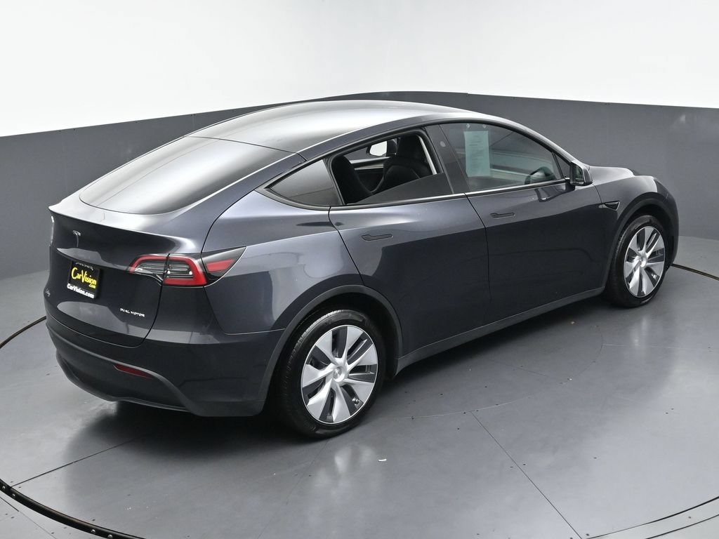 Used 2024 Tesla Model Y Long Range AWD/4WD image 35