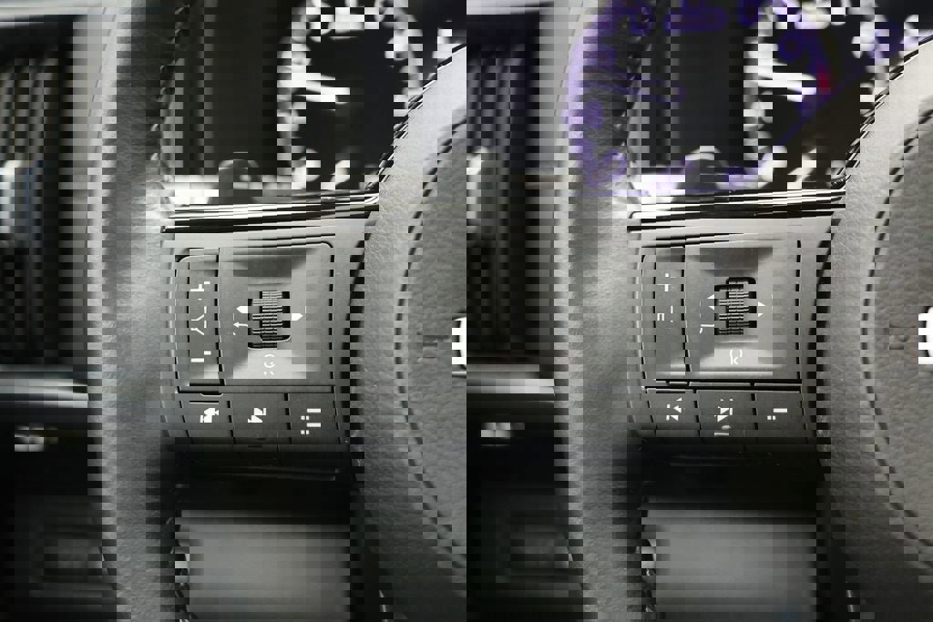 Used 2024 Nissan Pathfinder SL w/ SL Premium Package image 22