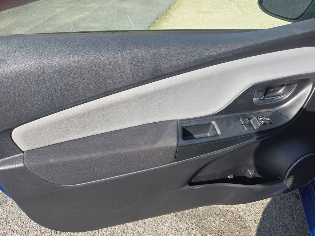 Used 2016 Toyota Yaris LE image 19