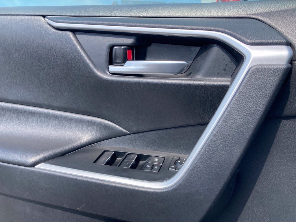 Certified 2025 Toyota RAV4 XLE FWD image 14