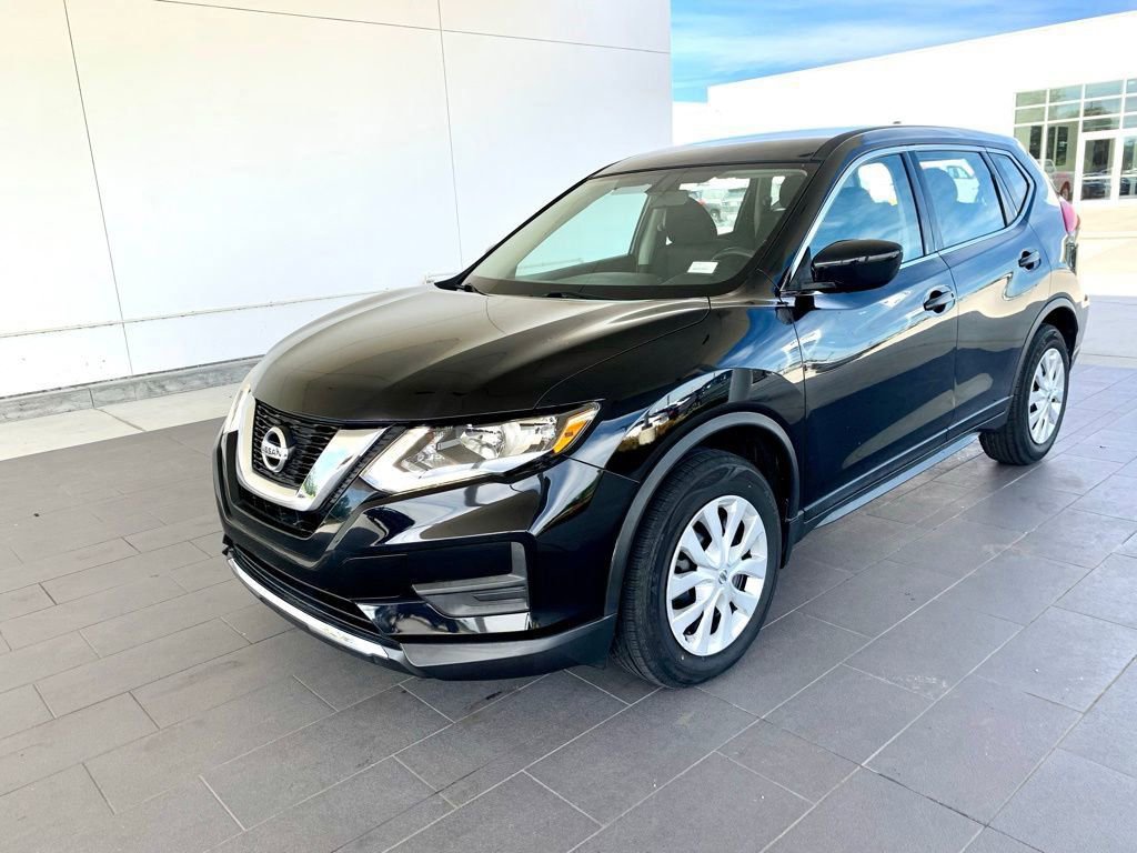 Used 2017 Nissan Rogue S image 1