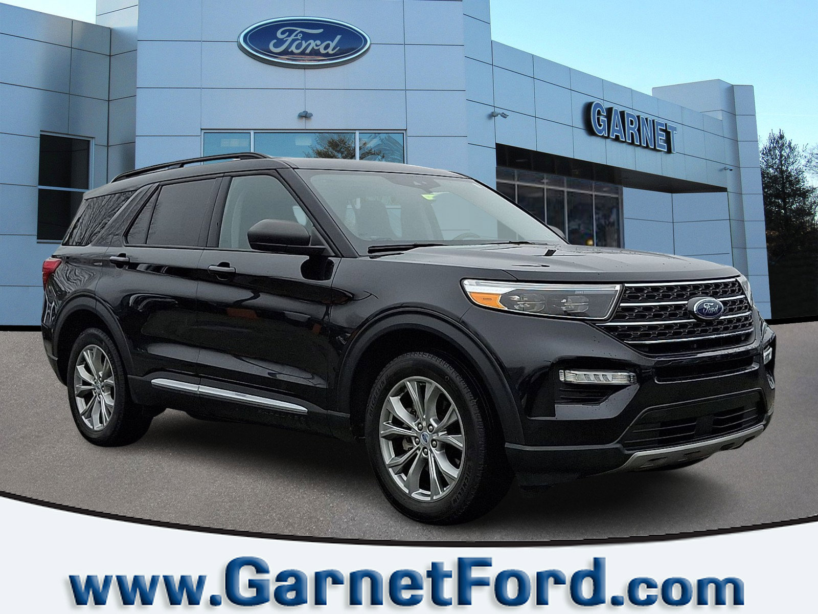 Certified 2023 Ford Explorer XLT w/ Equipment Group 202A AWD/4WD image 1