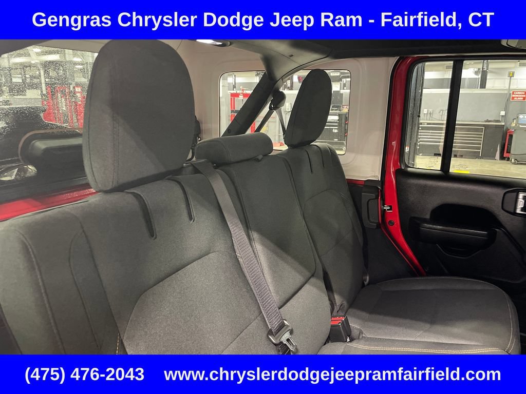 Used 2024 Jeep Wrangler Unlimited w/ Convenience Group AWD/4WD image 19