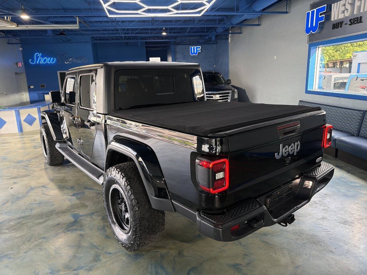 Used 2020 Jeep Gladiator Overland w/ Uconnect 4C Nav & Sound Group AWD/4WD image 12