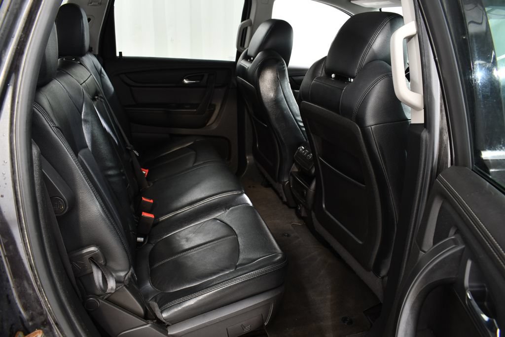 Used 2017 Chevrolet Traverse LT w/ Style and Technology Package FWD image 19