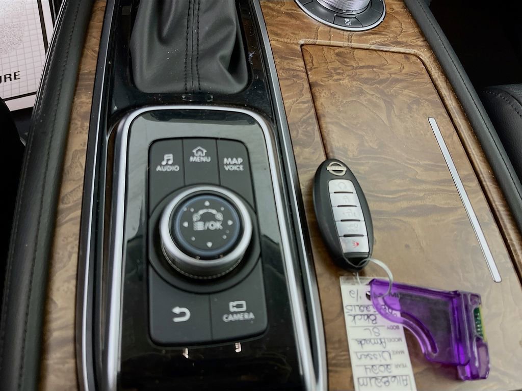 Used 2024 Nissan Armada SL w/ Captain's Chairs Package image 24
