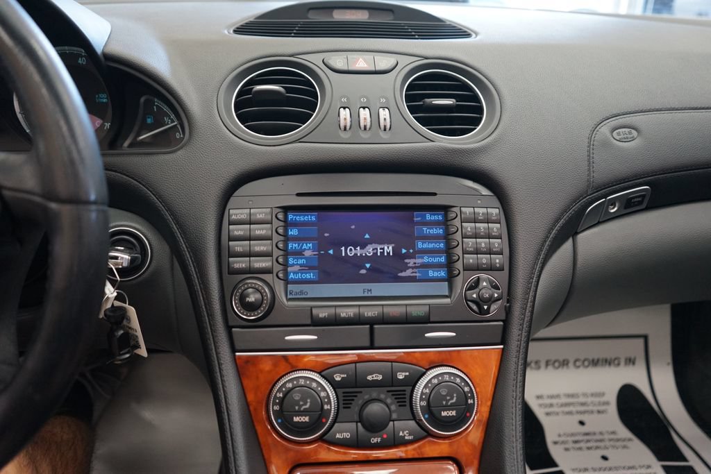 Used 2005 Mercedes-Benz SL 500 image 8