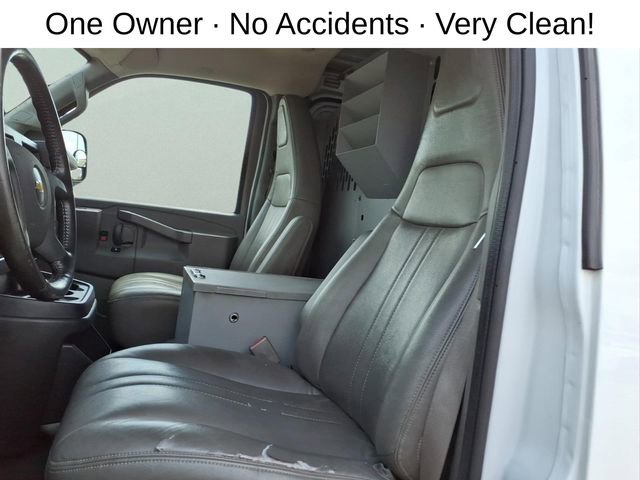Used 2021 Chevrolet Express 3500 w/ Driver Convenience Package RWD image 12