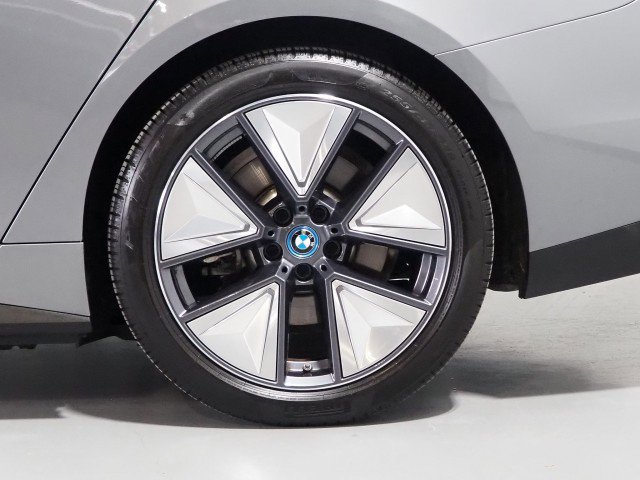 Used 2023 BMW i4 eDrive35 image 55