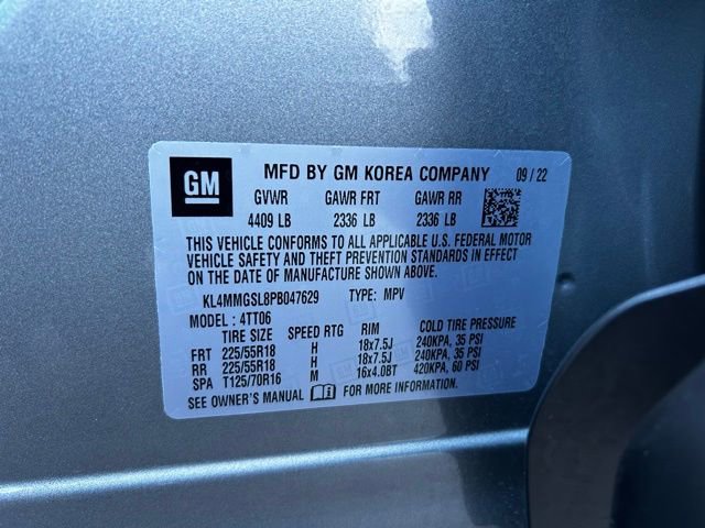 Used 2023 Buick Encore GX Essence w/ Experience Buick Package image 9