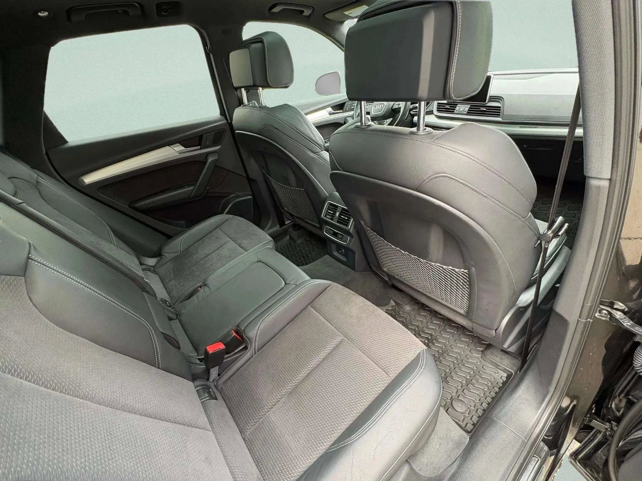 Used 2018 Audi SQ5 Premium Plus w/ Navigation Package image 14