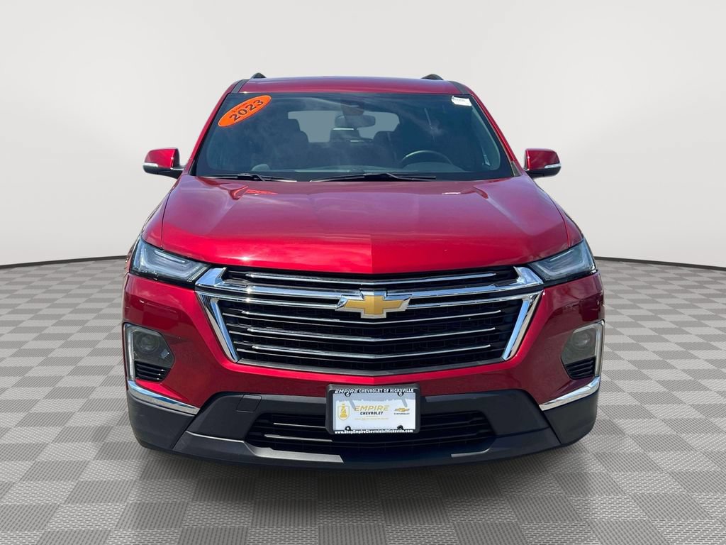 Used 2023 Chevrolet Traverse LT AWD/4WD image 2