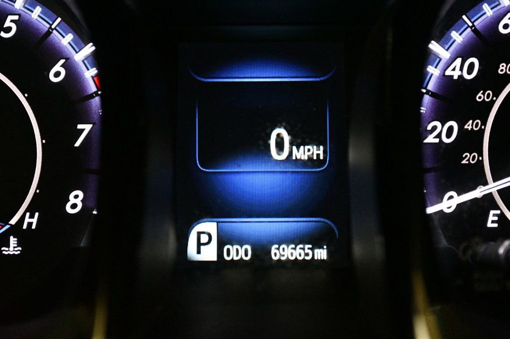 Used 2013 Toyota Avalon XLE Premium FWD image 49