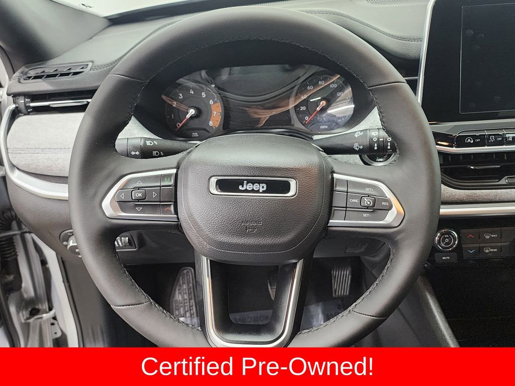 Certified 2025 Jeep Compass Latitude image 13