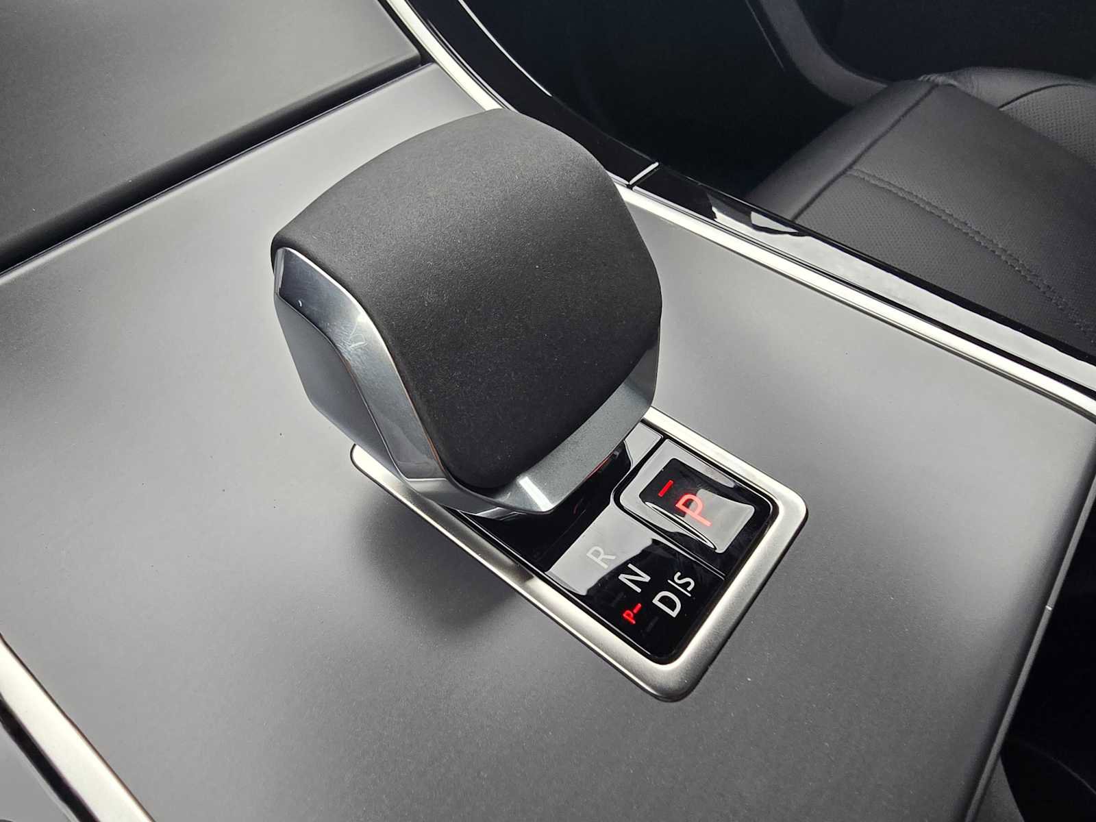 Used 2026 Land Rover Range Rover Velar S image 30