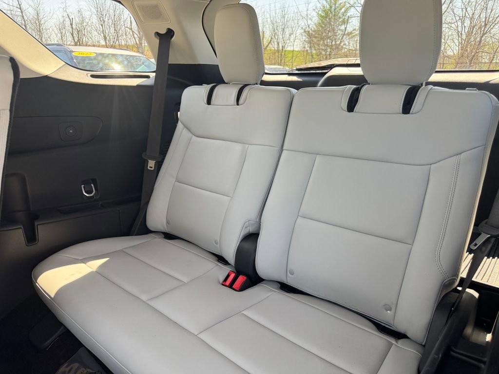 Used 2025 Ford Explorer Platinum w/ LUX Leather Package AWD/4WD image 40