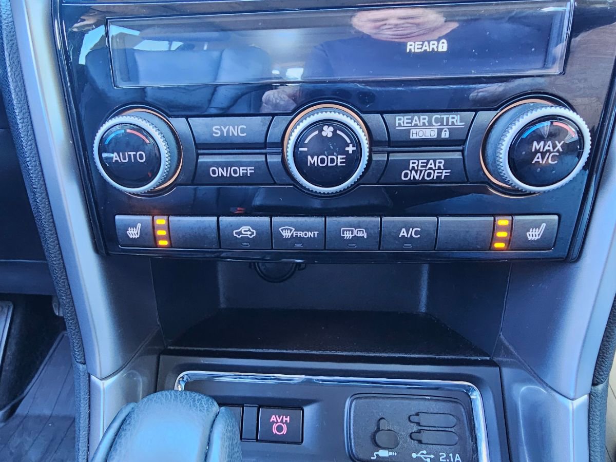 Used 2020 Subaru Ascent Limited w/ Technology Package image 13