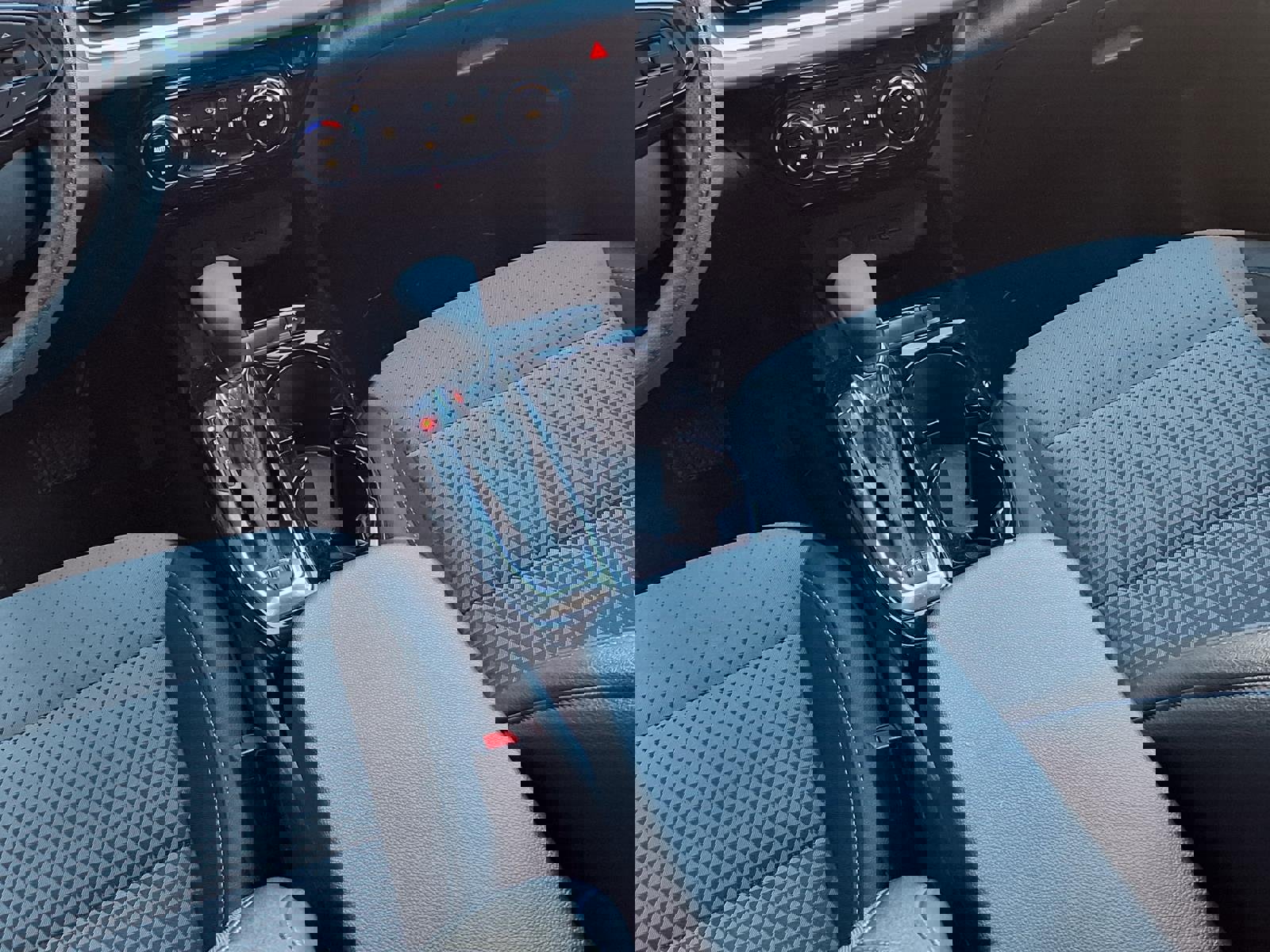 Used 2025 Chevrolet Trax LT image 9