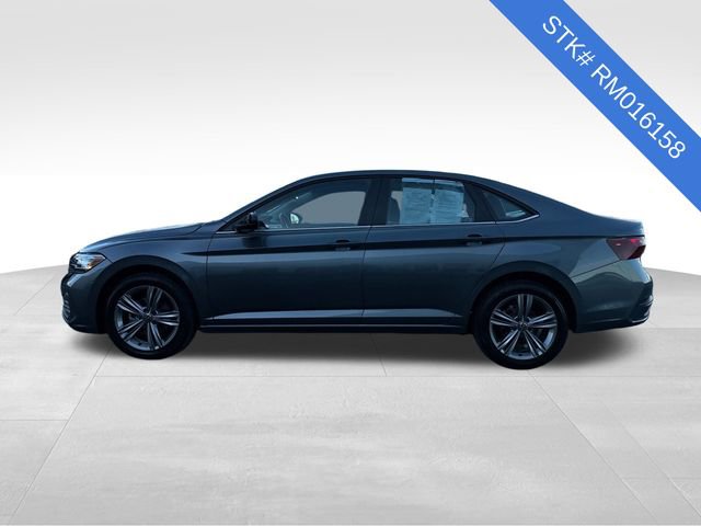 Used 2024 Volkswagen Jetta SE image 4