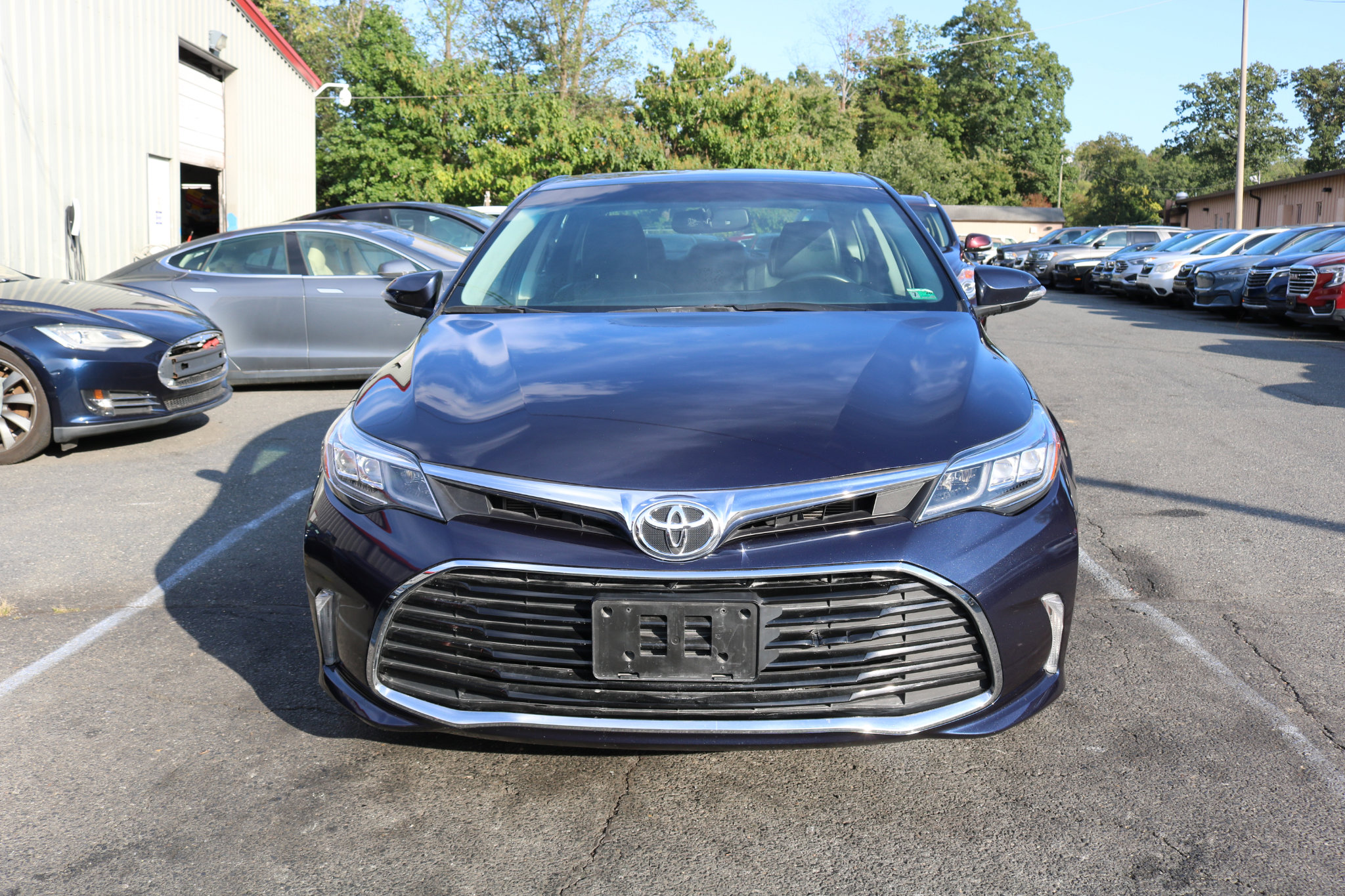 Used 2016 Toyota Avalon XLE Premium image 5