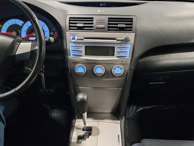 Used 2010 Toyota Camry SE FWD image 14