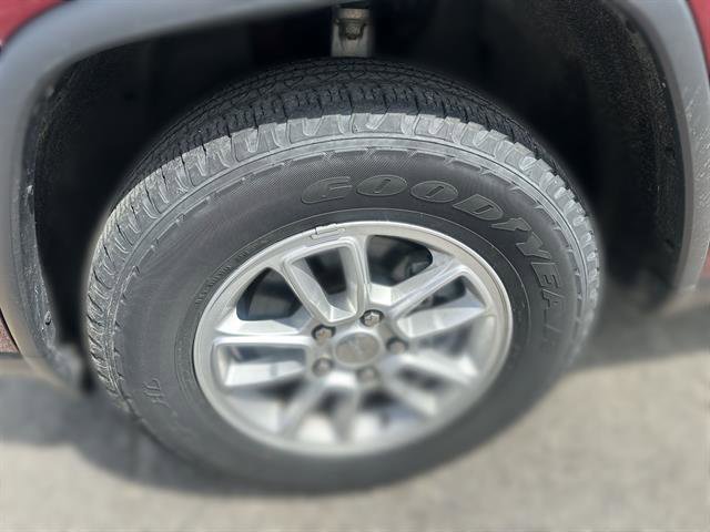 Used 2020 Jeep Grand Cherokee Laredo AWD/4WD image 17