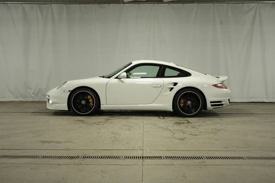 Used 2013 Porsche 911 Turbo S image 2