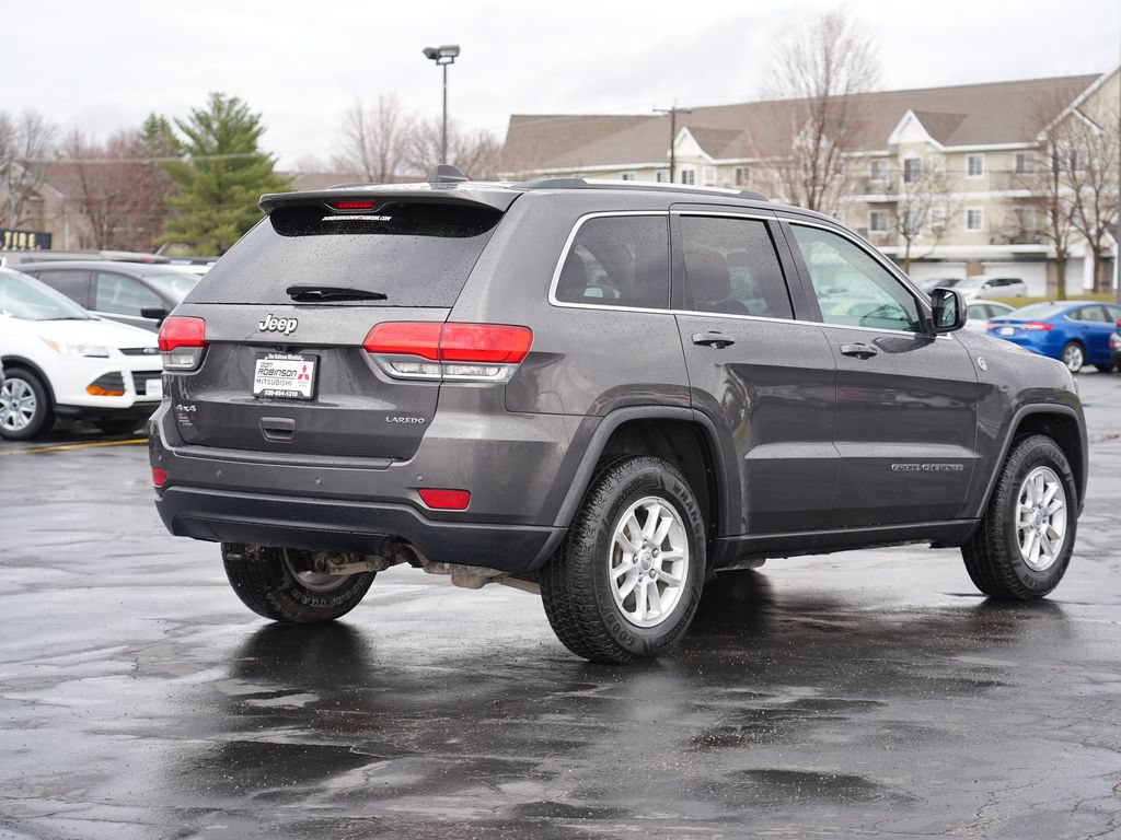 Used 2019 Jeep Grand Cherokee Laredo AWD/4WD image 3