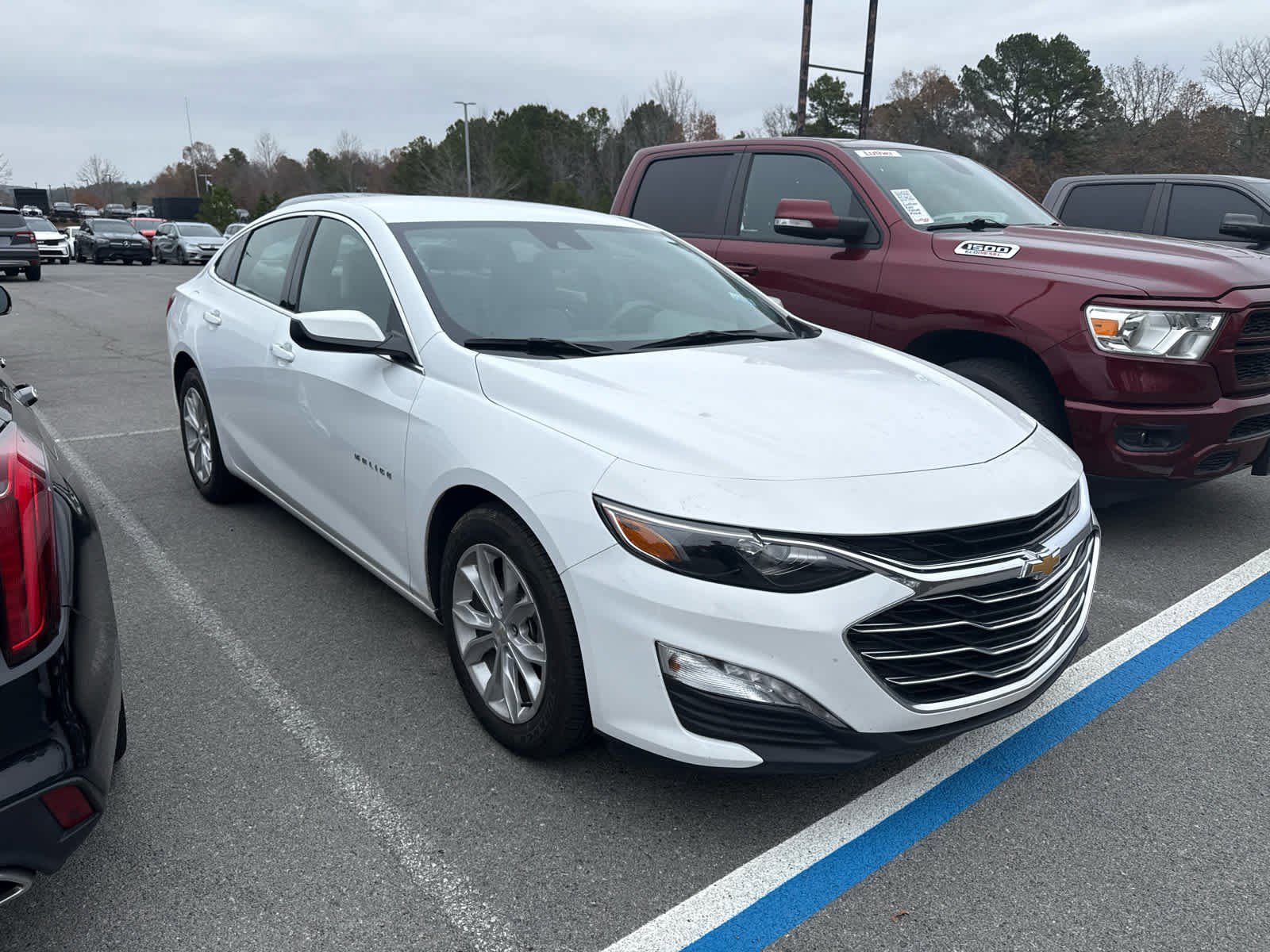 Used 2025 Chevrolet Malibu LT image 2