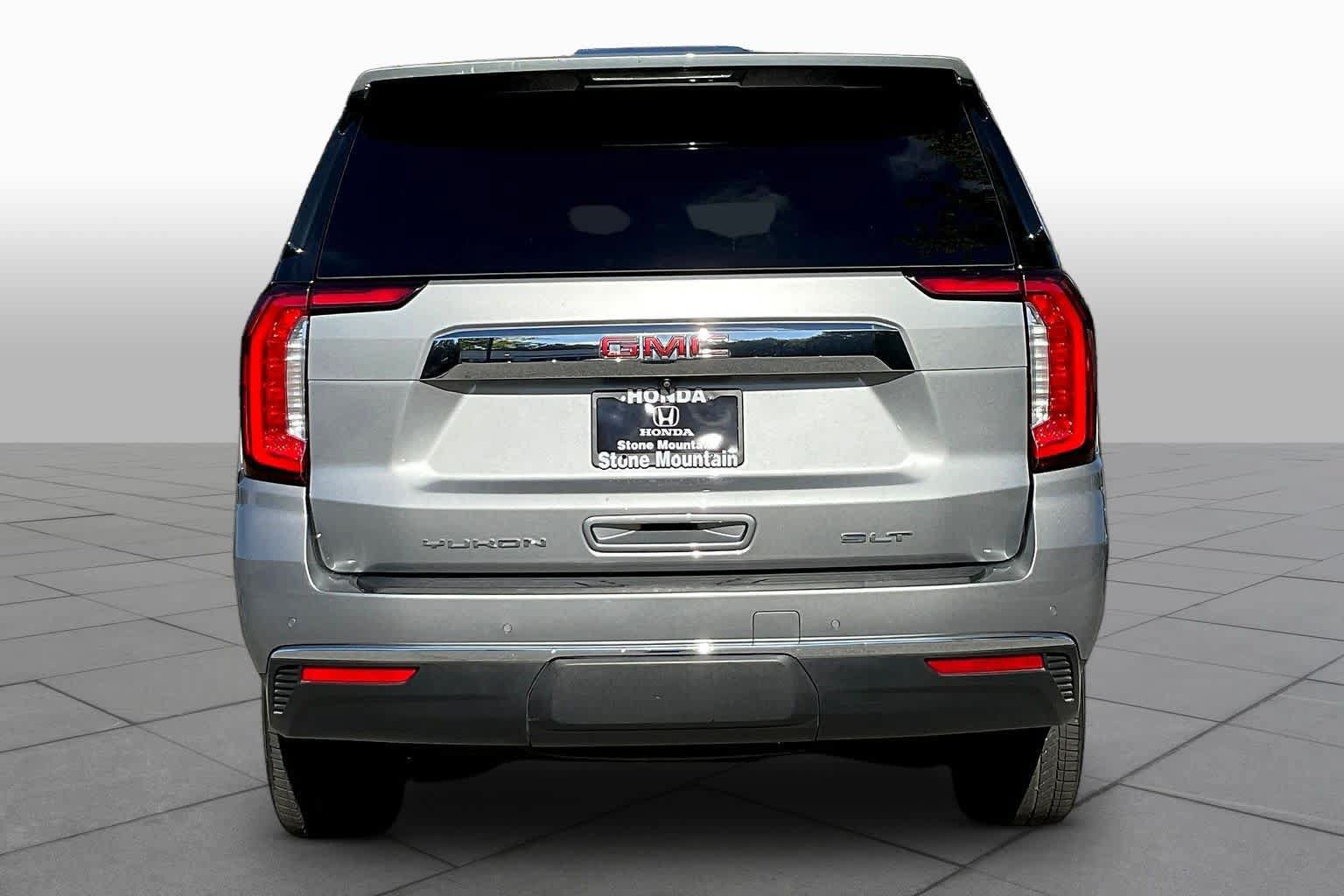 Used 2023 GMC Yukon SLT AWD/4WD image 5