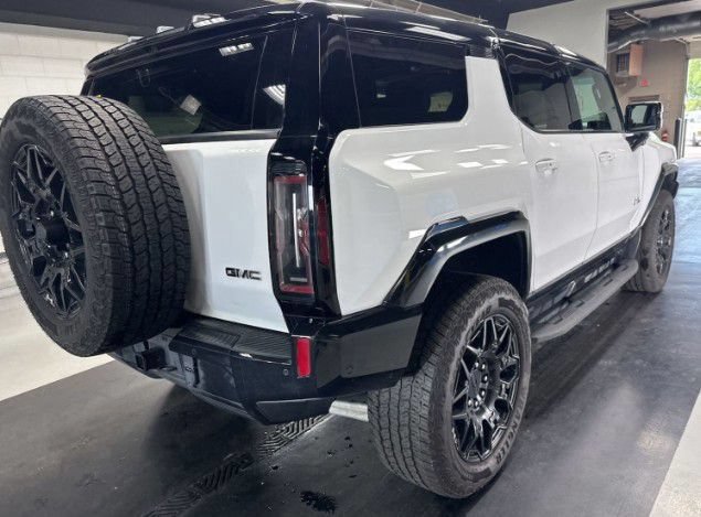 Used 2024 GMC Hummer EV 2X w/ LPO, Illumination Package AWD/4WD image 3