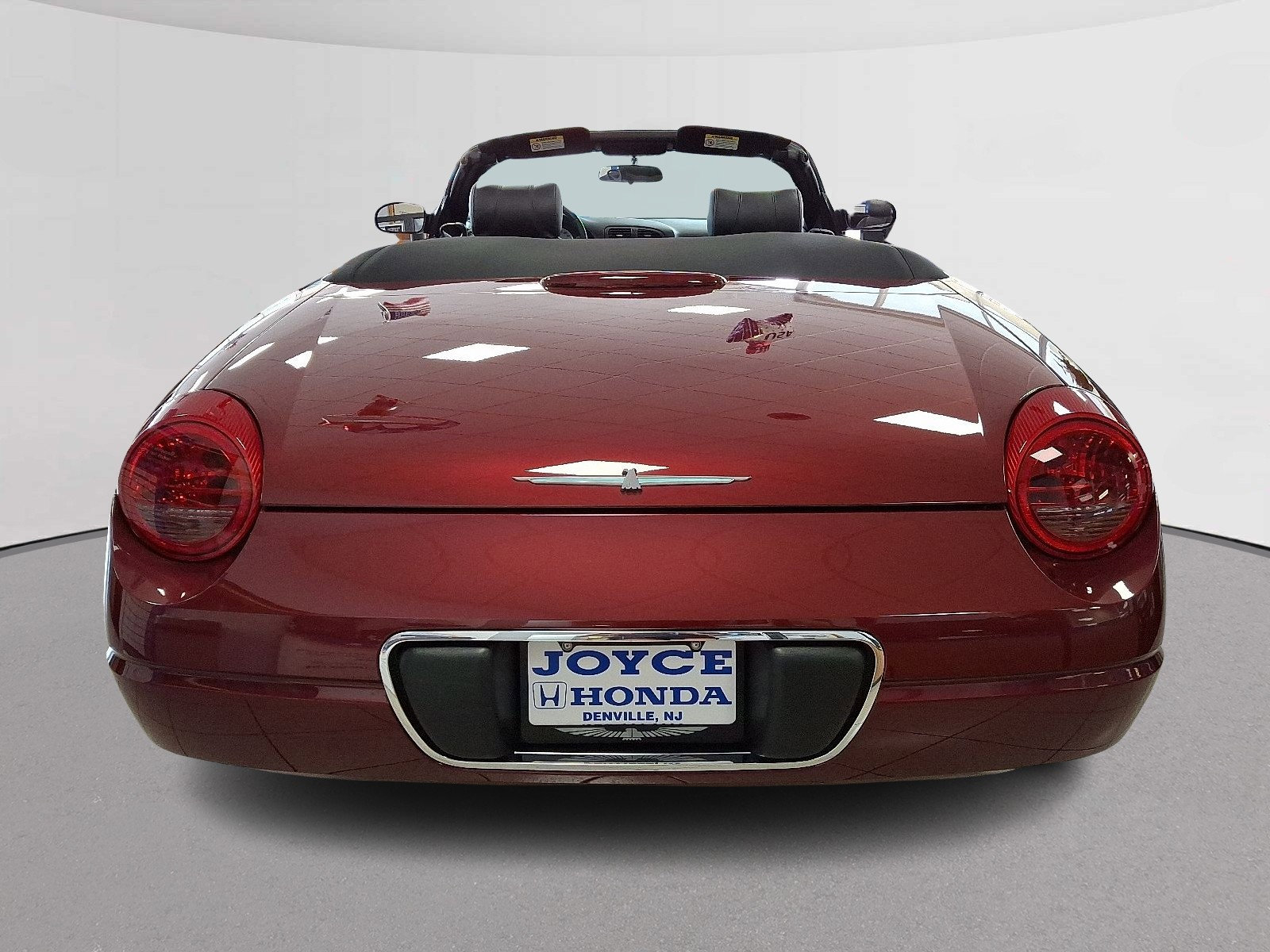 Used 2004 Ford Thunderbird image 9