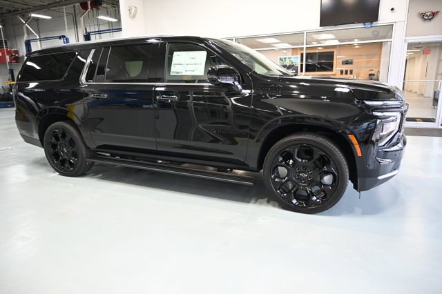 New 2026 Chevrolet Suburban High Country AWD/4WD image 8