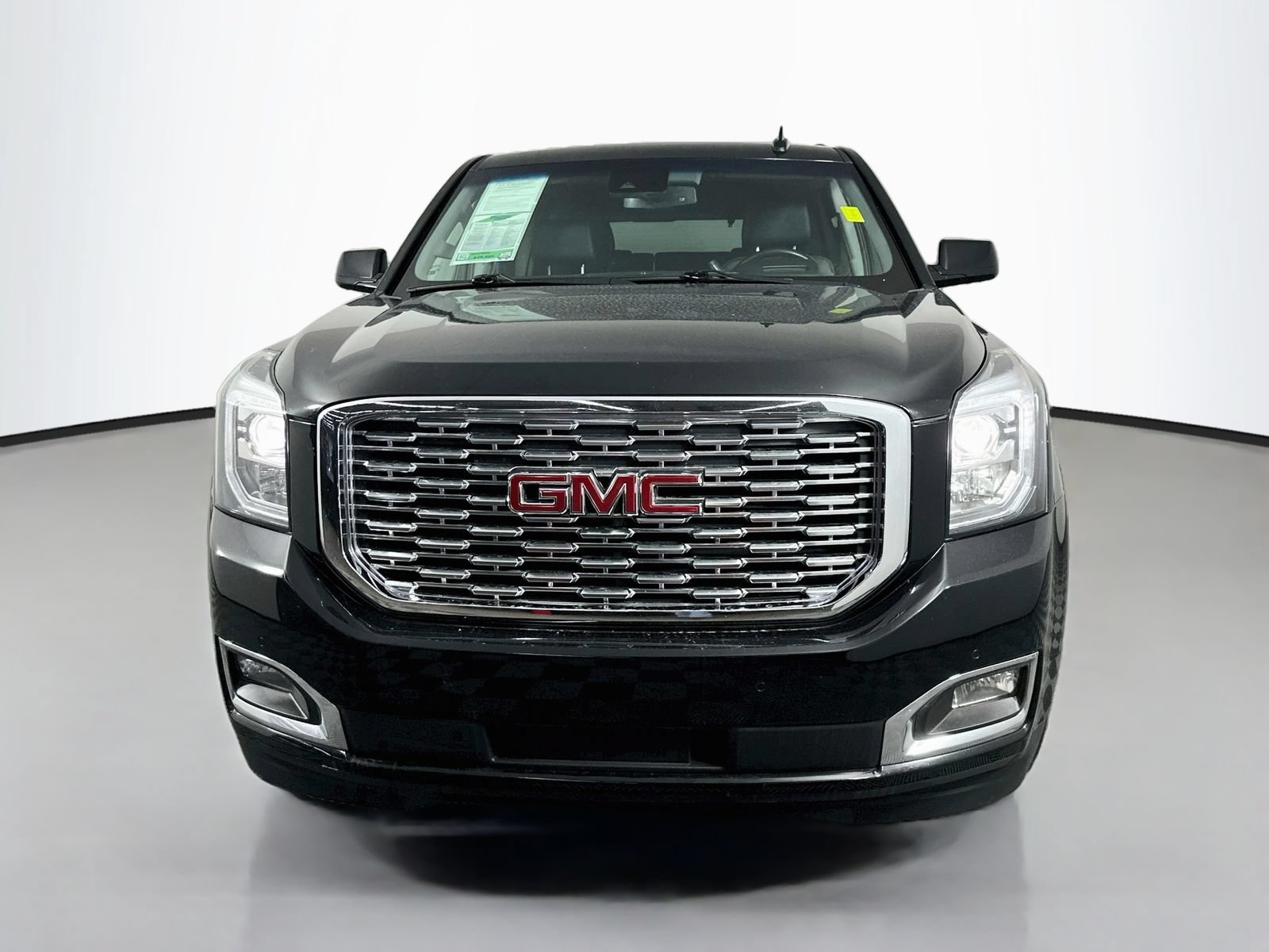 Used 2018 GMC Yukon Denali AWD/4WD image 2
