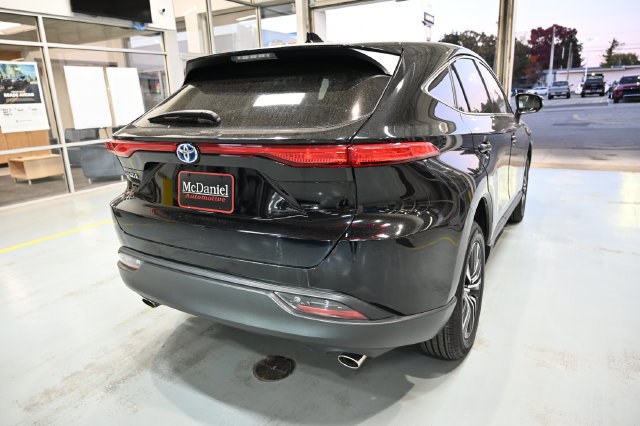Used 2023 Toyota Venza LE AWD/4WD image 5