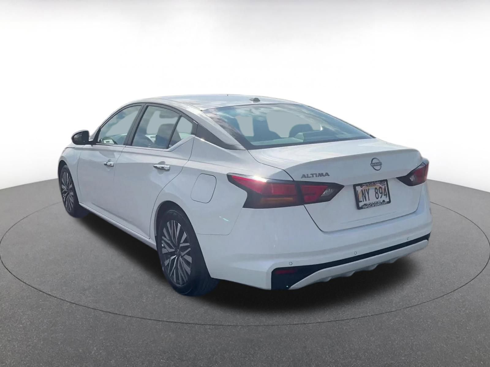 Used 2025 Nissan Altima 2.5 SV image 11