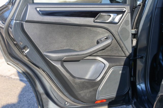 Used 2019 Porsche Macan Base image 14