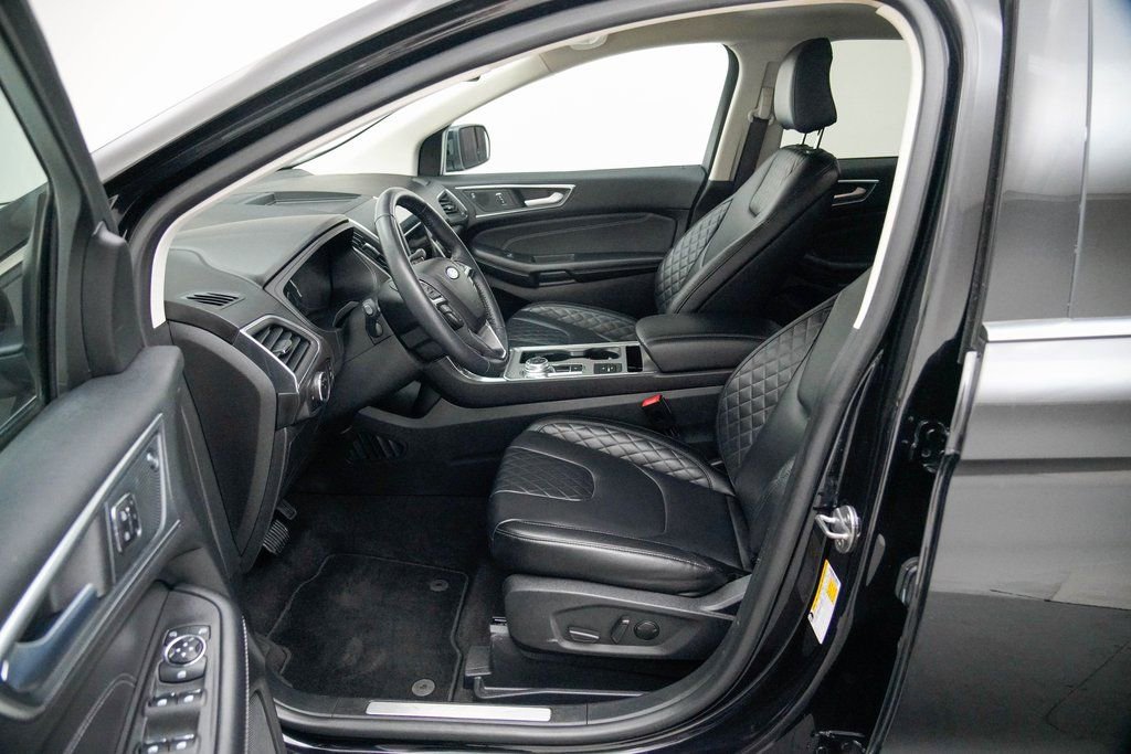 Used 2024 Ford Edge Titanium image 23