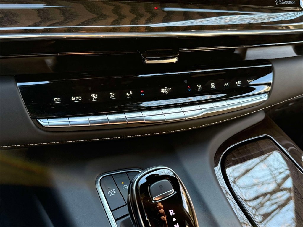 Used 2024 Cadillac Escalade ESV Sport Platinum w/ LPO, ONYX Package image 28