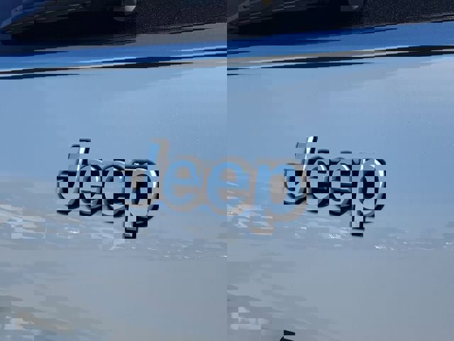 Certified 2025 Jeep Grand Cherokee L Laredo image 10