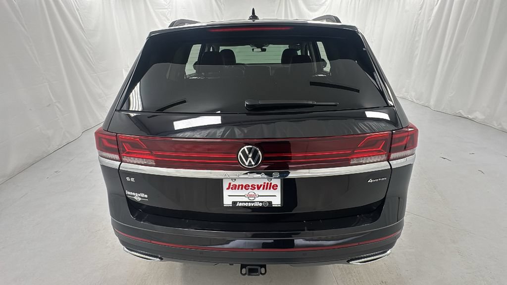 Used 2025 Volkswagen Atlas SE AWD/4WD image 4