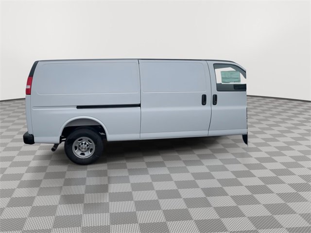 New 2025 Chevrolet Express 3500 Extended image 8