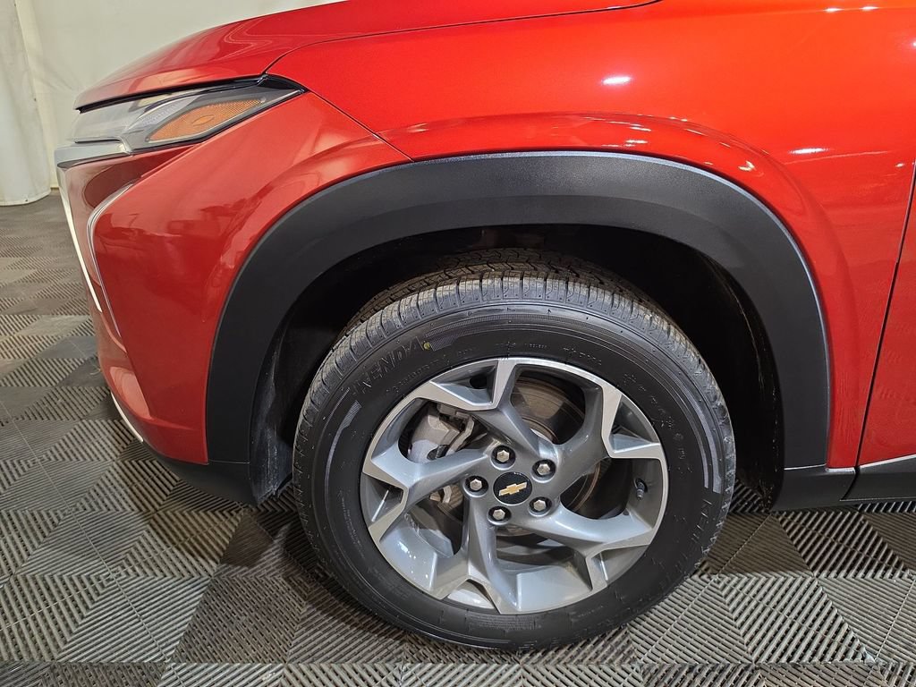 Used 2024 Chevrolet Trax LT w/ LT Convenience Package FWD image 18